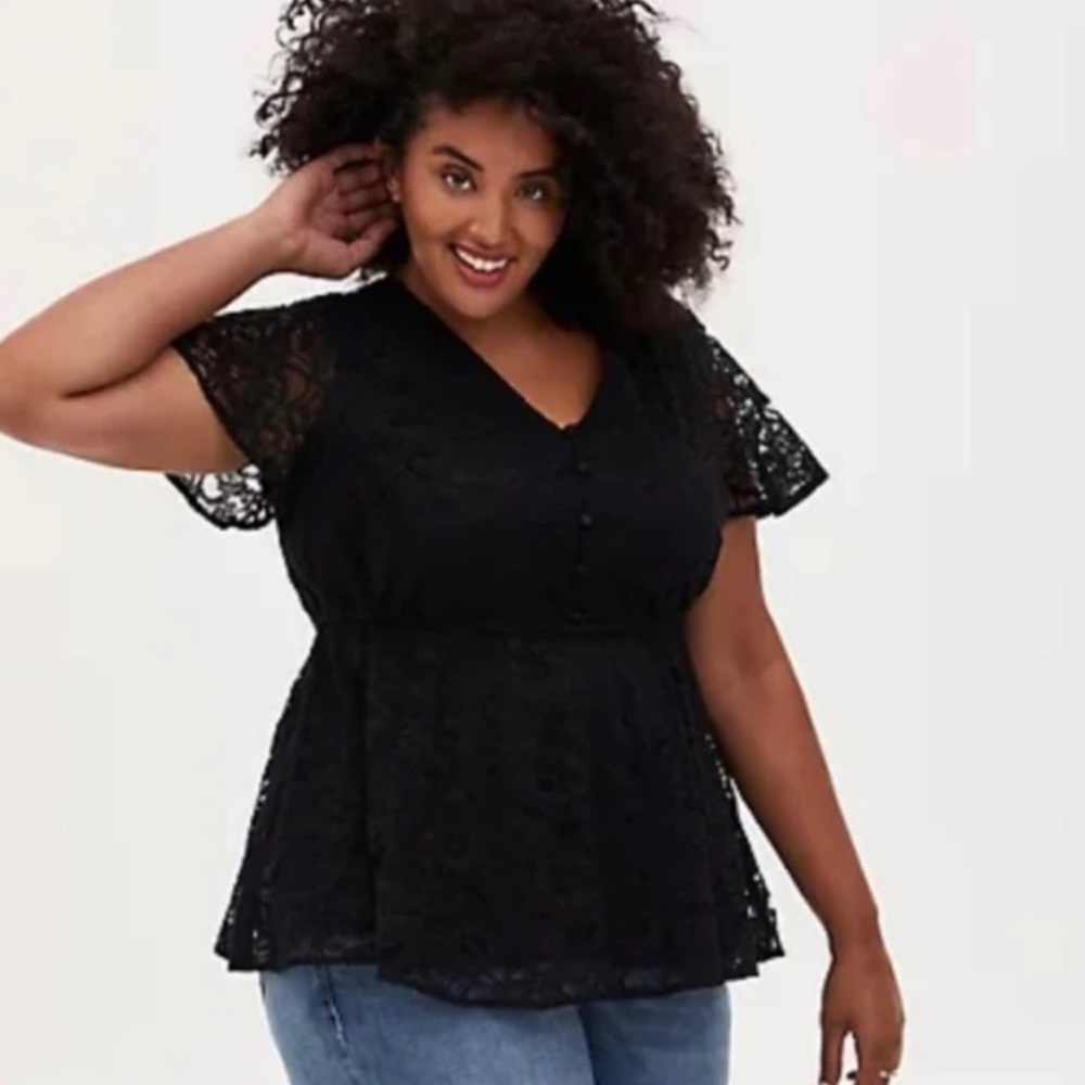 SALE 2/25, 3/30, 4/35!! TORRID Black lace, peplum, top size Torrid 3 (22/24W).
